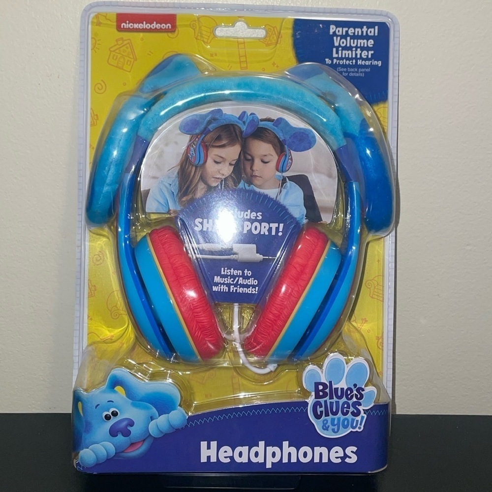 Blues Clues‎ Headphones.  Parental Volume Limiter. Includes Share Port.